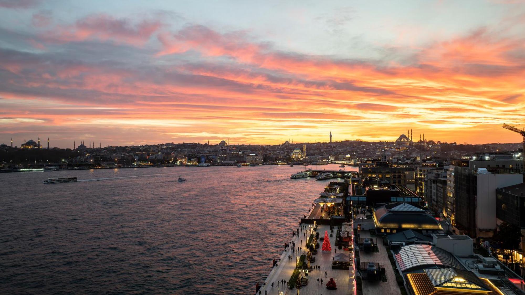 Dream Inn Karakoey Bosphorus Istanbul Exterior photo